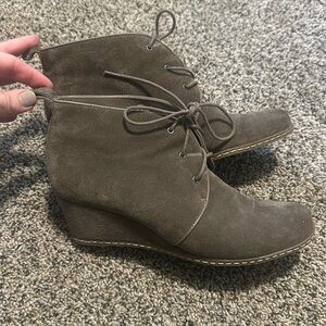 Franco Sarto 8 1/2 women’s tan heeled booties